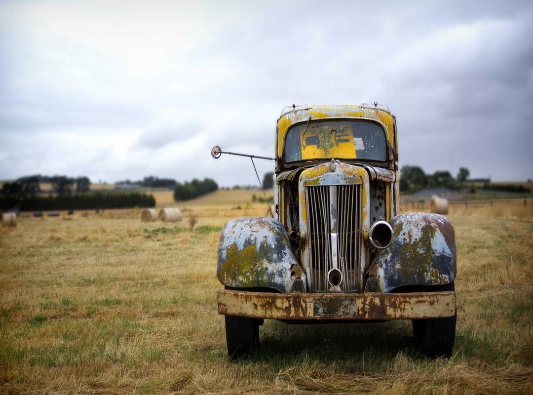 The Core Themes: A Never-Sleeping Guardian